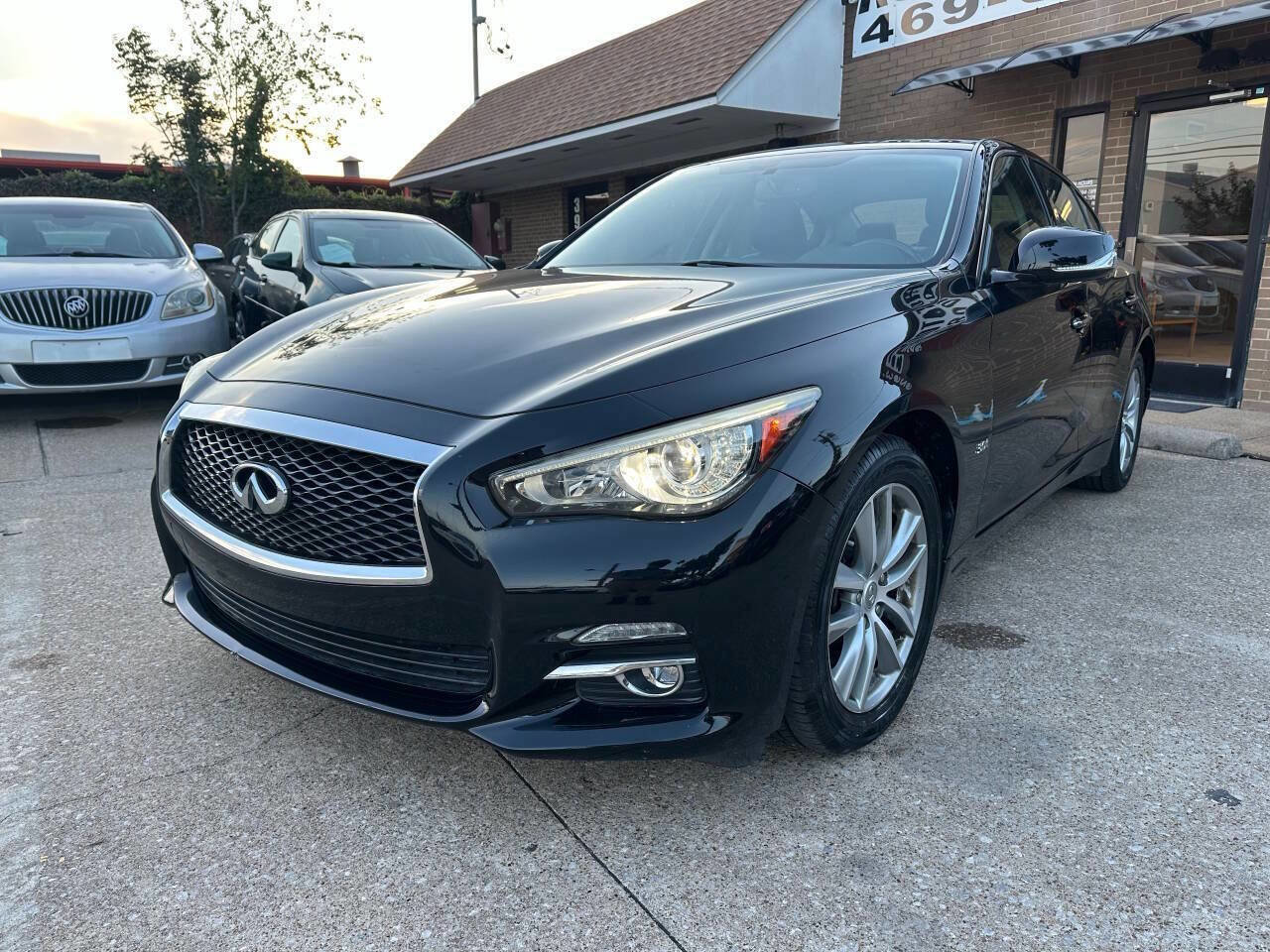 Used 2017 INFINITI Q50 3.0t Premium w/ 3.0T Premium Plus Package AWD/4WD image 1