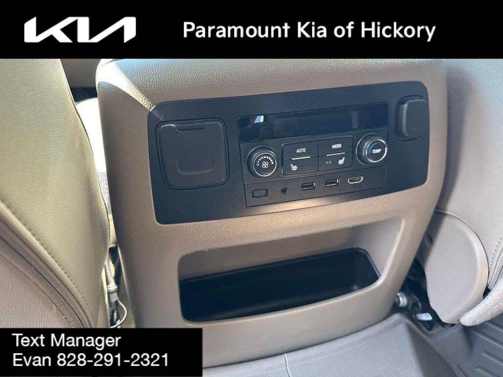 Used 2018 Chevrolet Suburban Premier AWD/4WD image 16
