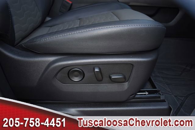 Used 2025 Chevrolet Silverado 2500 ZR2 w/ Technology Package image 14