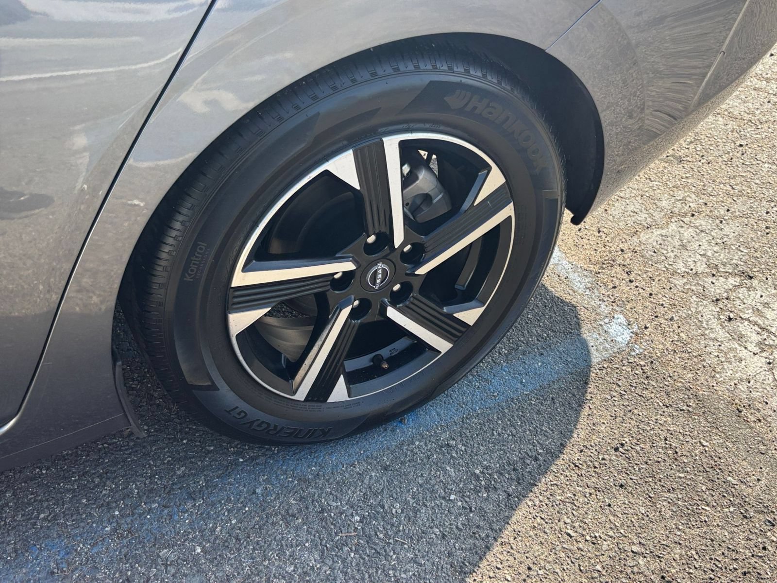 Used 2025 Nissan Sentra SV FWD image 28