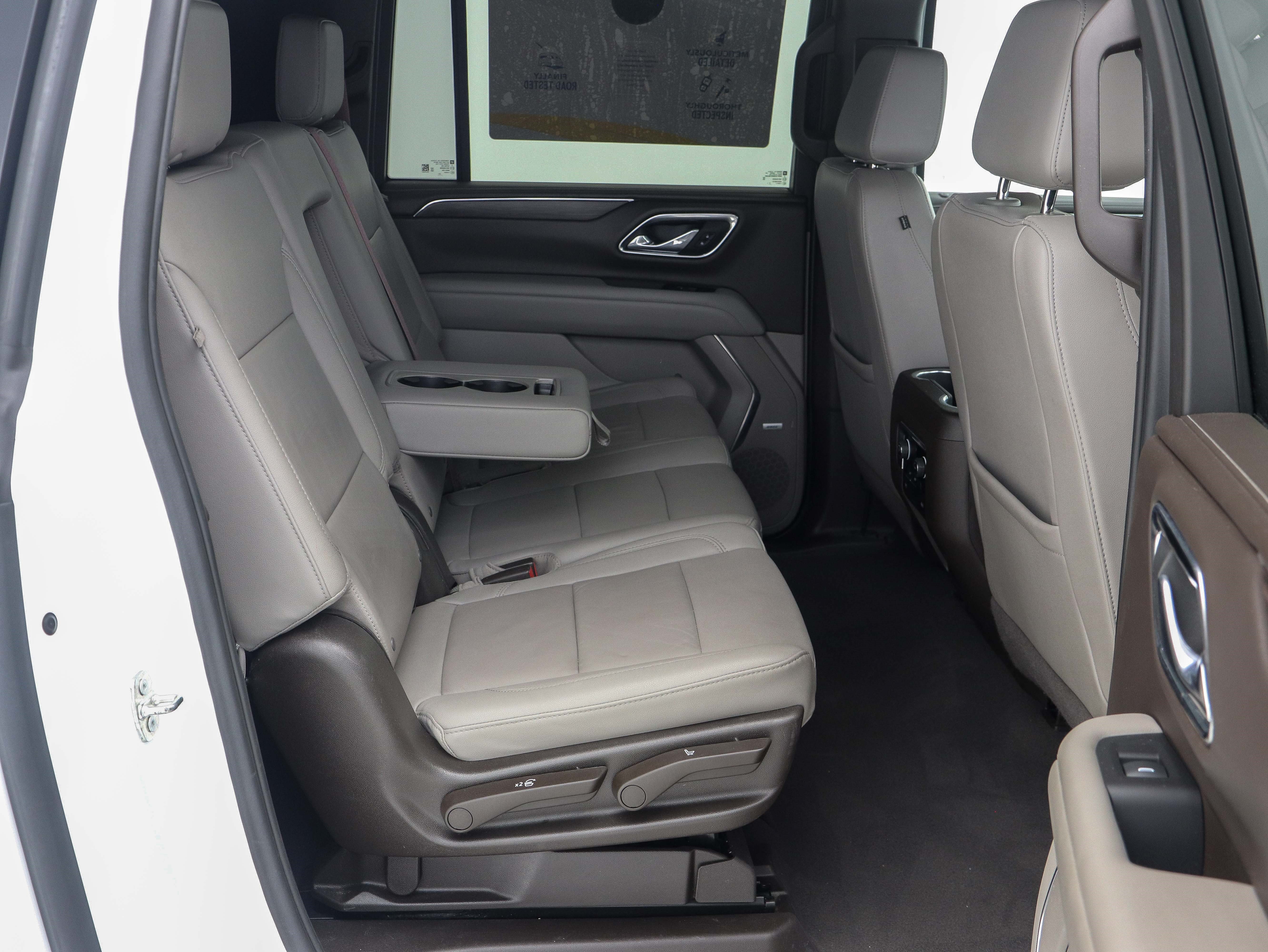Used 2023 Chevrolet Suburban LT AWD/4WD image 16