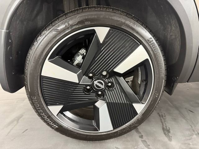 Used 2025 Nissan Kicks SR image 11