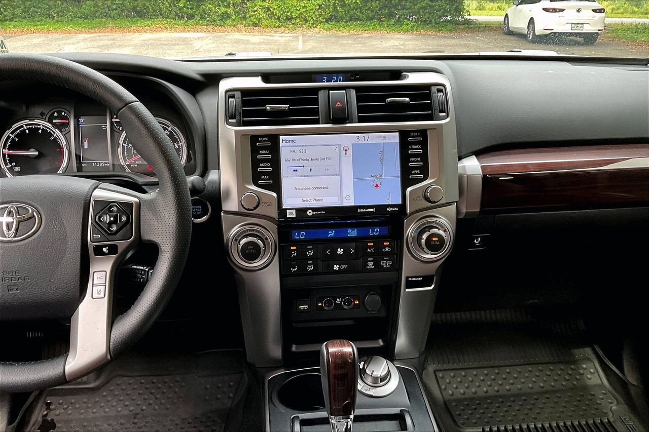 Used 2022 Toyota 4Runner Limited AWD/4WD image 9