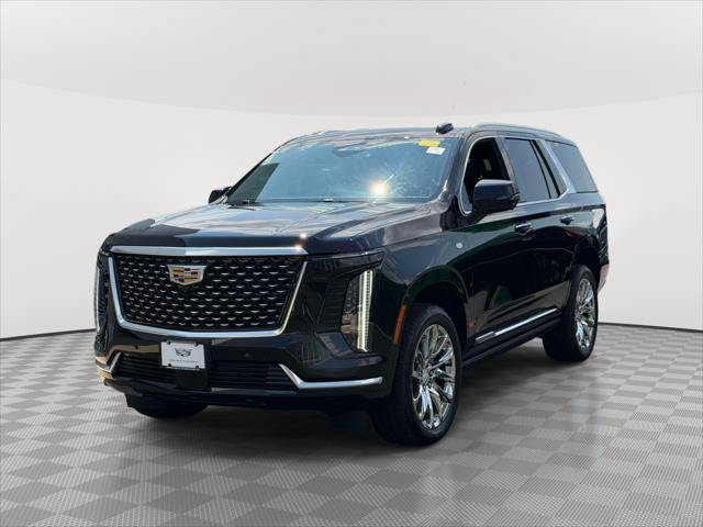 Used 2025 Cadillac Escalade Premium Luxury AWD/4WD image 3