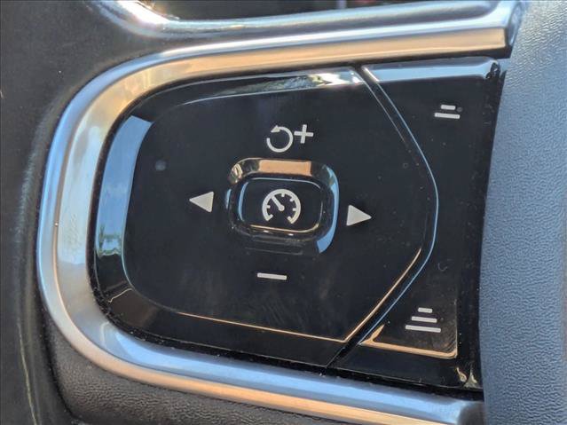 Used 2018 Volvo XC90 T6 Momentum w/ Momentum Plus Package AWD/4WD image 11
