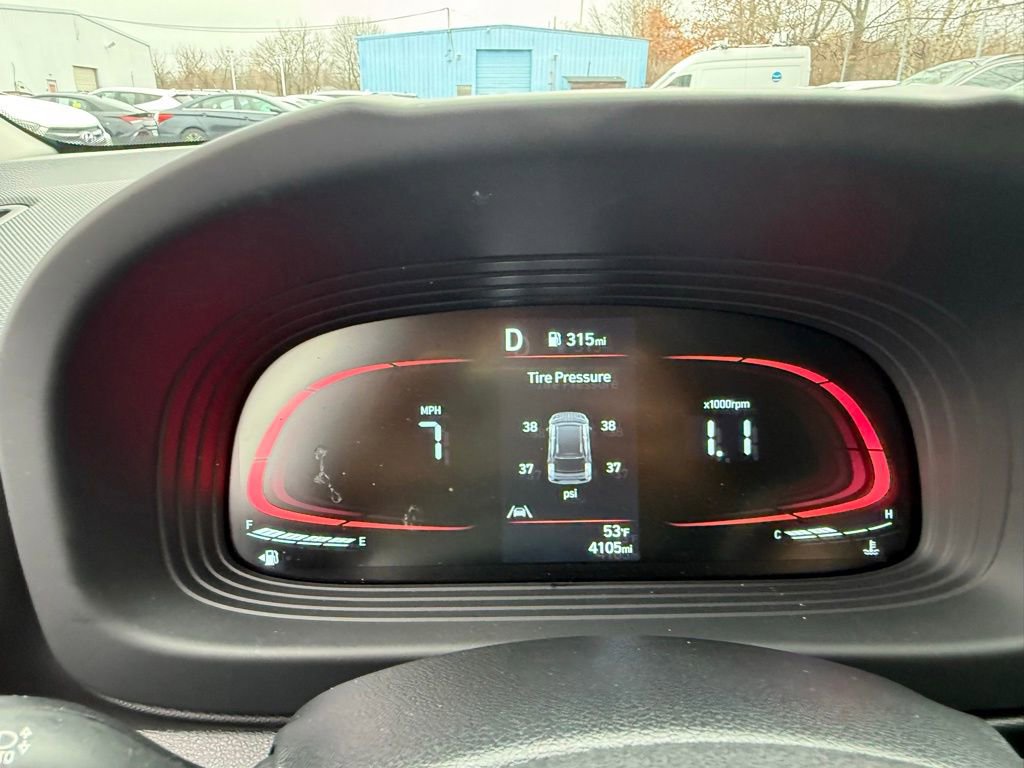 Certified 2025 Hyundai Venue SE image 19