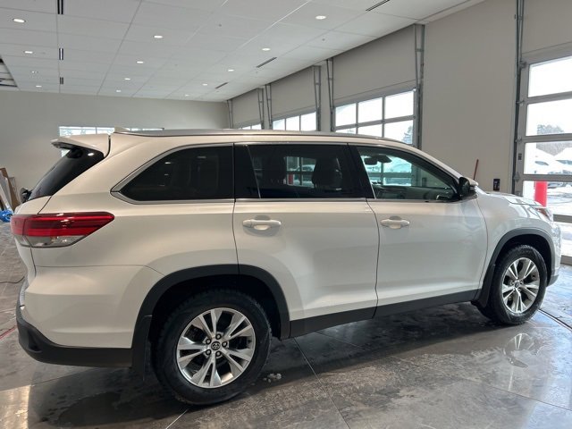 Used 2019 Toyota Highlander XLE image 8