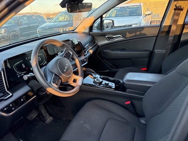 Used 2023 Kia Sportage LX image 6