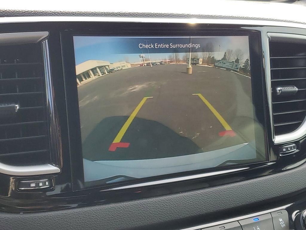 Used 2025 Chrysler Pacifica Select image 20