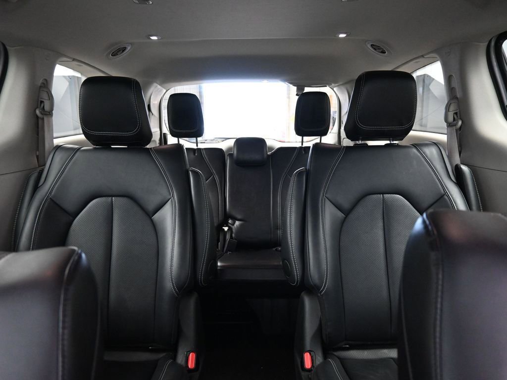 Used 2024 Chrysler Pacifica Select FWD image 22