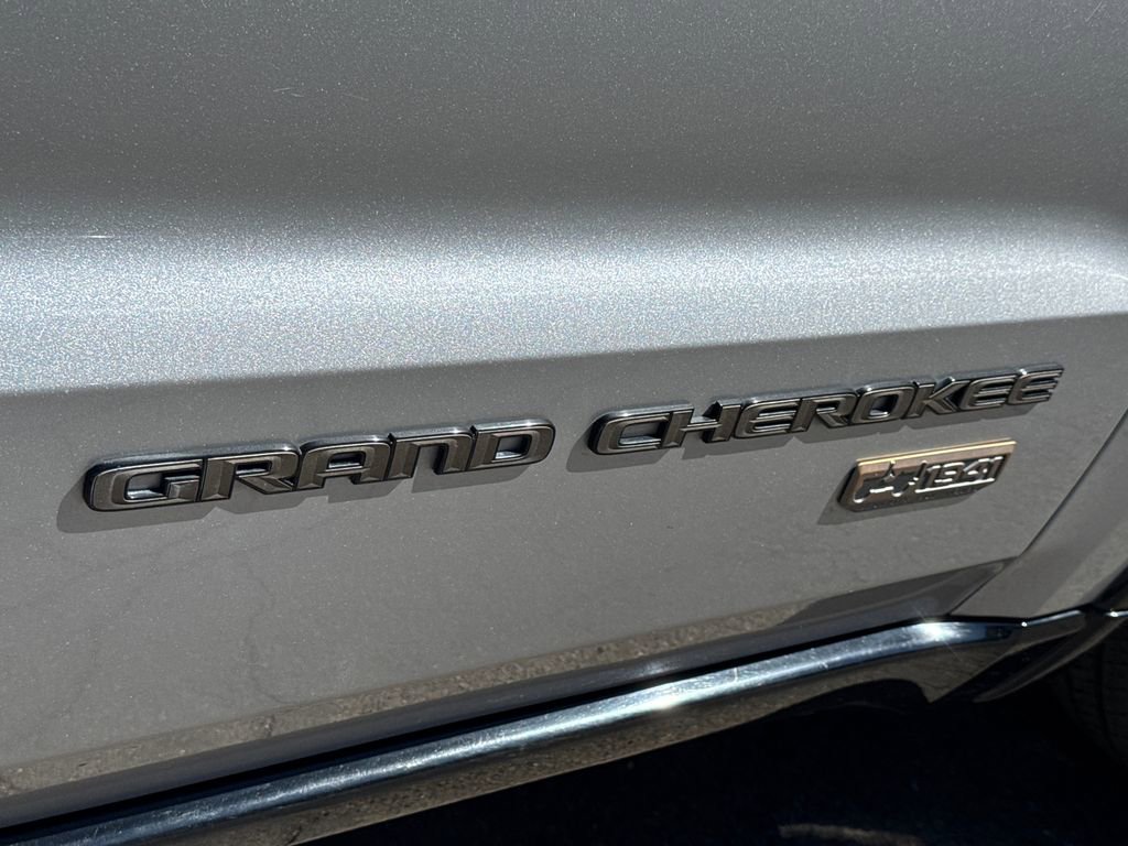 Used 2016 Jeep Grand Cherokee Limited 75th Anniversary image 8