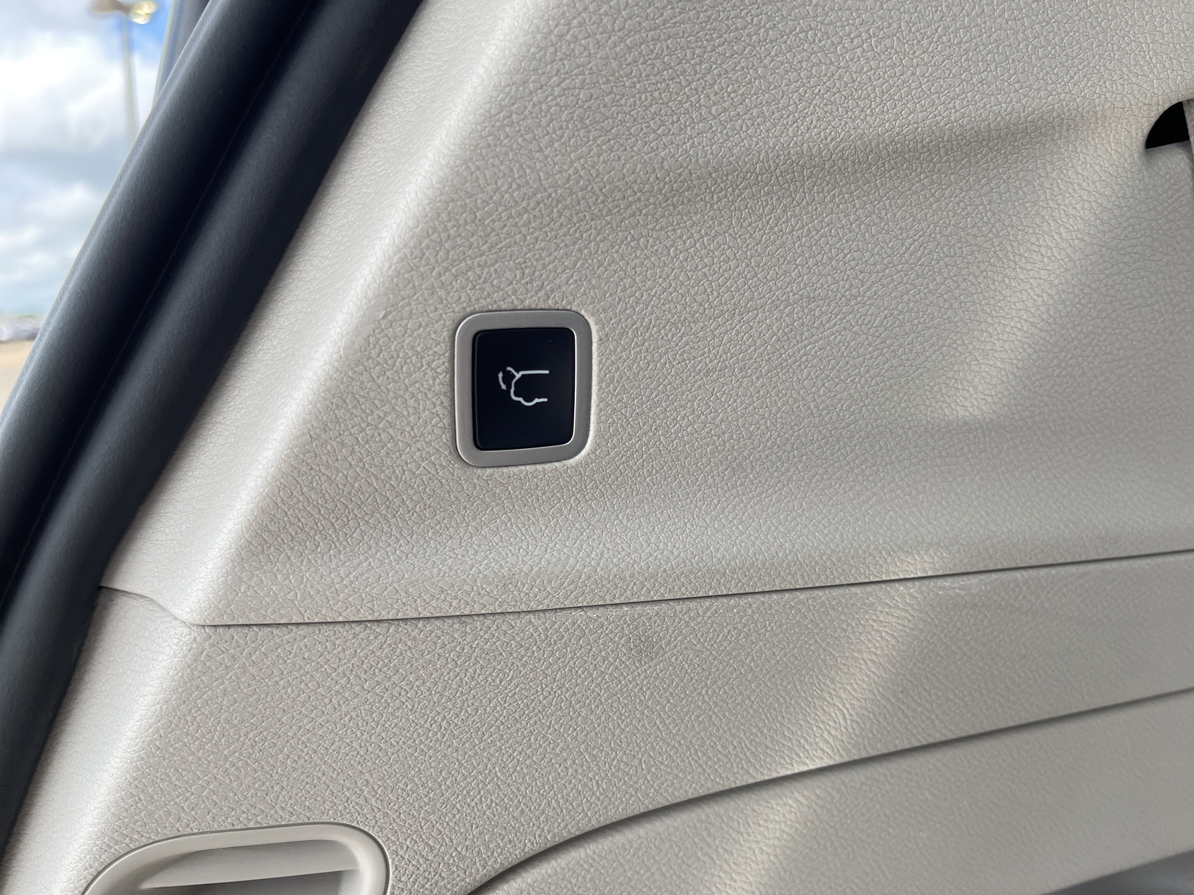 Used 2022 Chrysler Pacifica Touring-L image 13