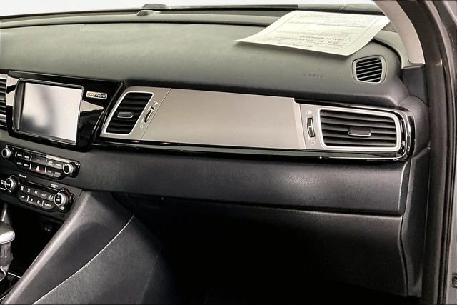 Used 2017 Kia Niro Touring image 25
