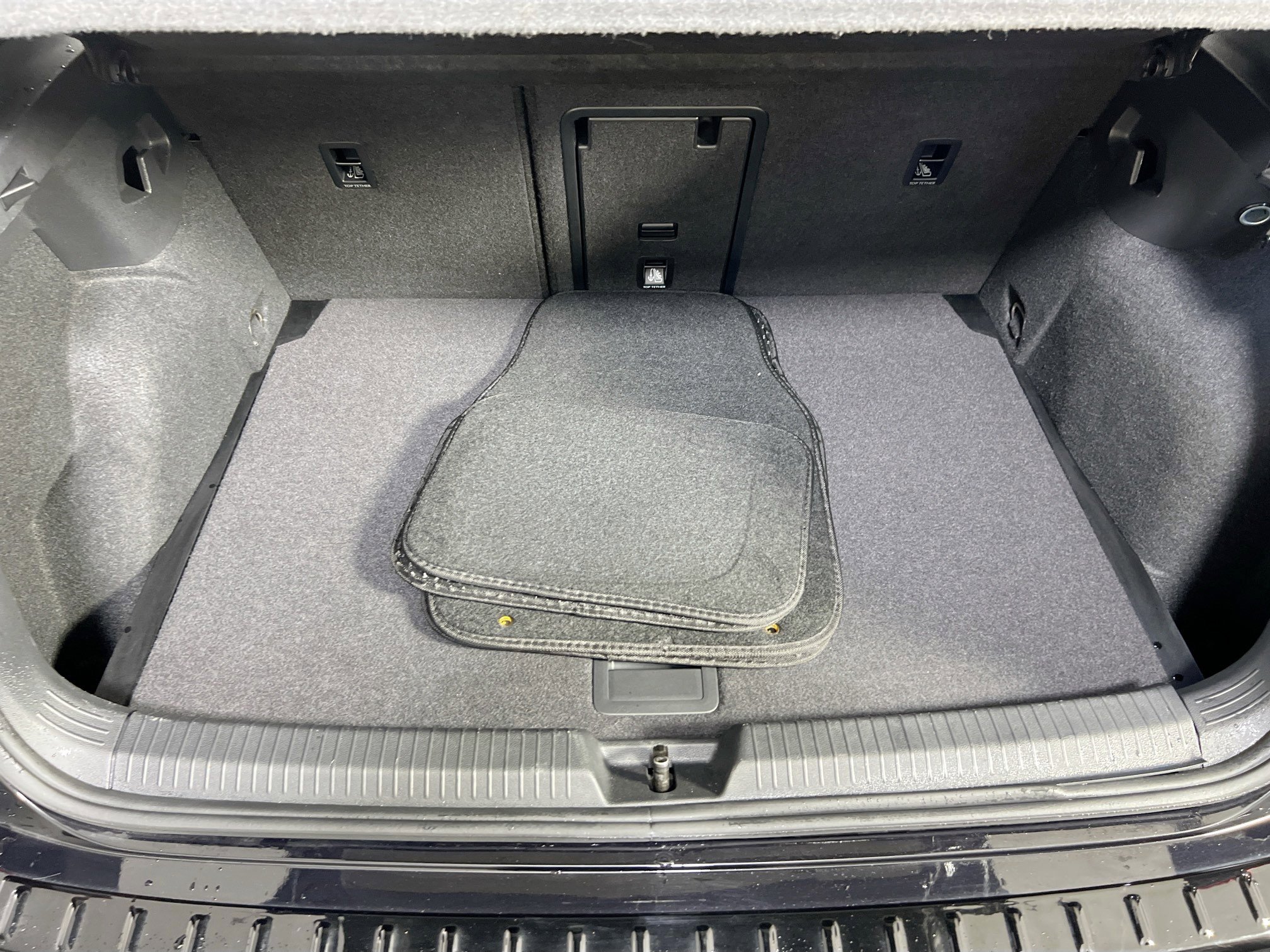 Used 2024 Volkswagen Golf R image 26