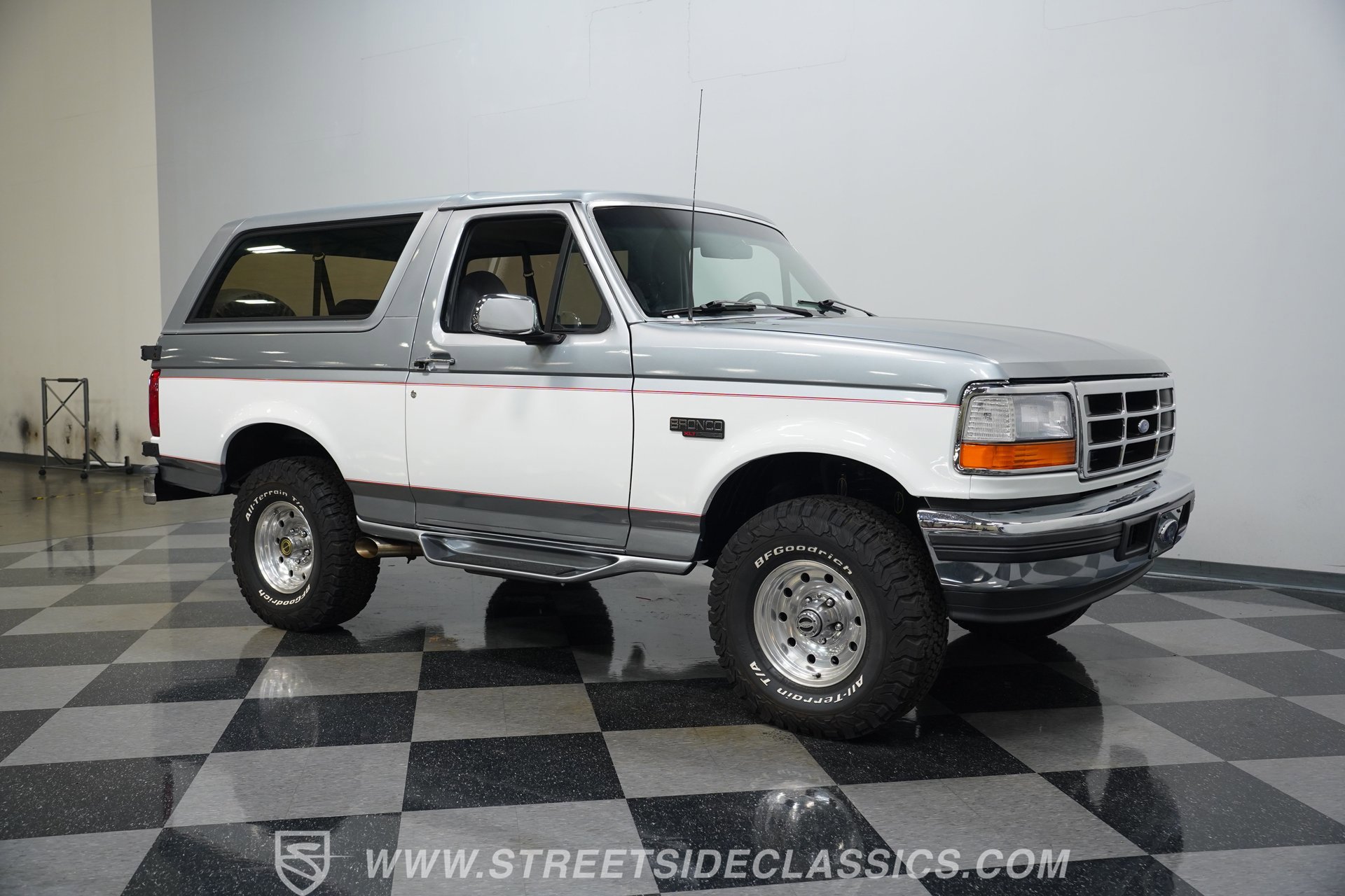 Used 1995 Ford Bronco XLT image 15