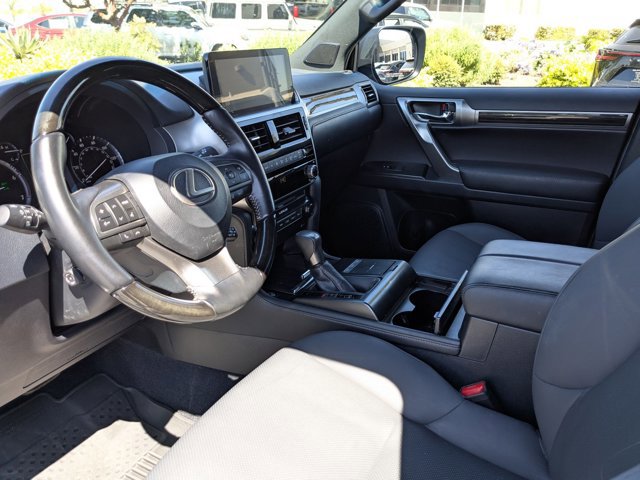Used 2023 Lexus GX 460 Premium w/ Premium Package image 17