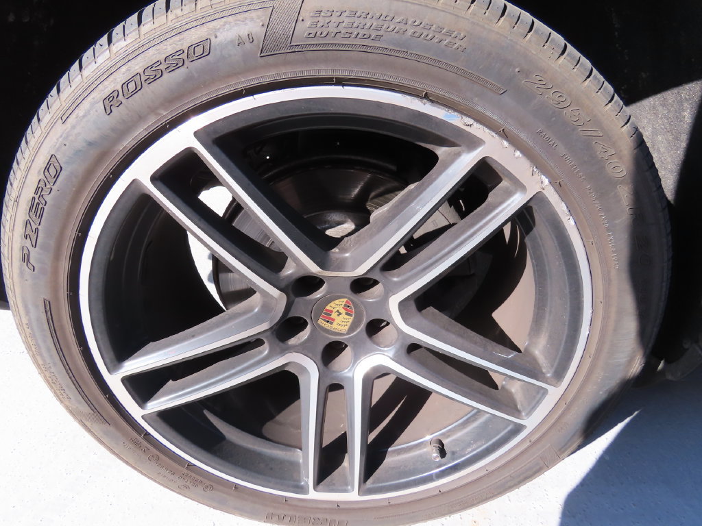 Used 2020 Porsche Macan S AWD/4WD image 16