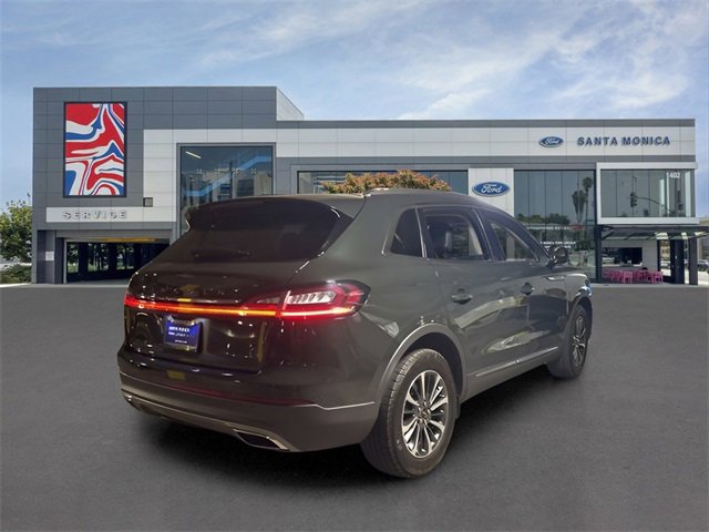 Used 2023 Lincoln Nautilus AWD image 3