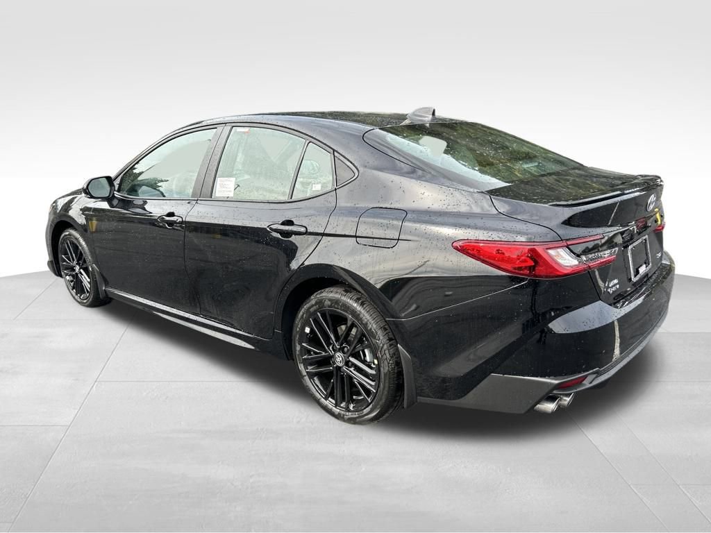 New 2025 Toyota Camry SE image 3