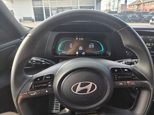 Used 2025 Hyundai Elantra Sport image 18