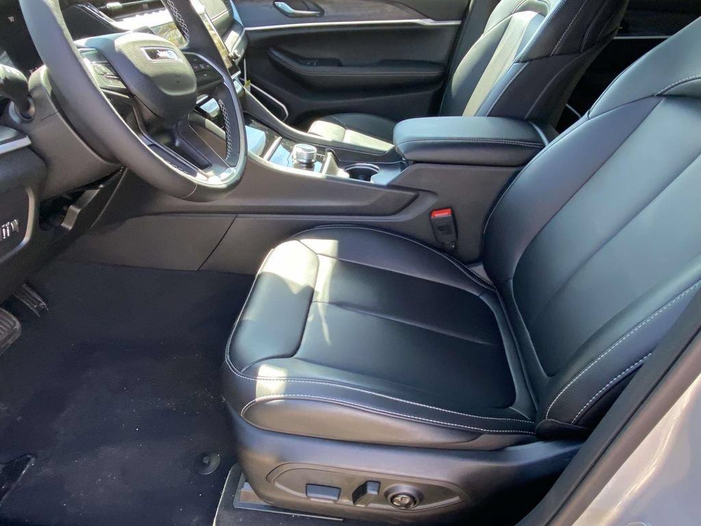 New 2026 Jeep Grand Cherokee L Limited w/ Limited Altitude Package RWD image 37