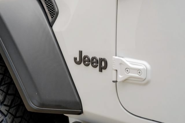 Used 2020 Jeep Gladiator Sport w/ Quick Order Package 24S AWD/4WD image 38