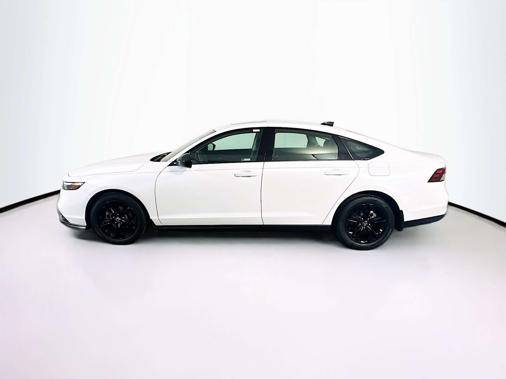 Used 2025 Honda Accord SE image 4