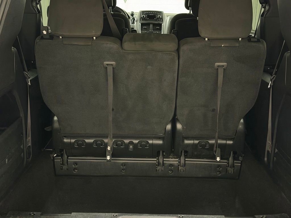 Used 2016 Dodge Grand Caravan SE image 13