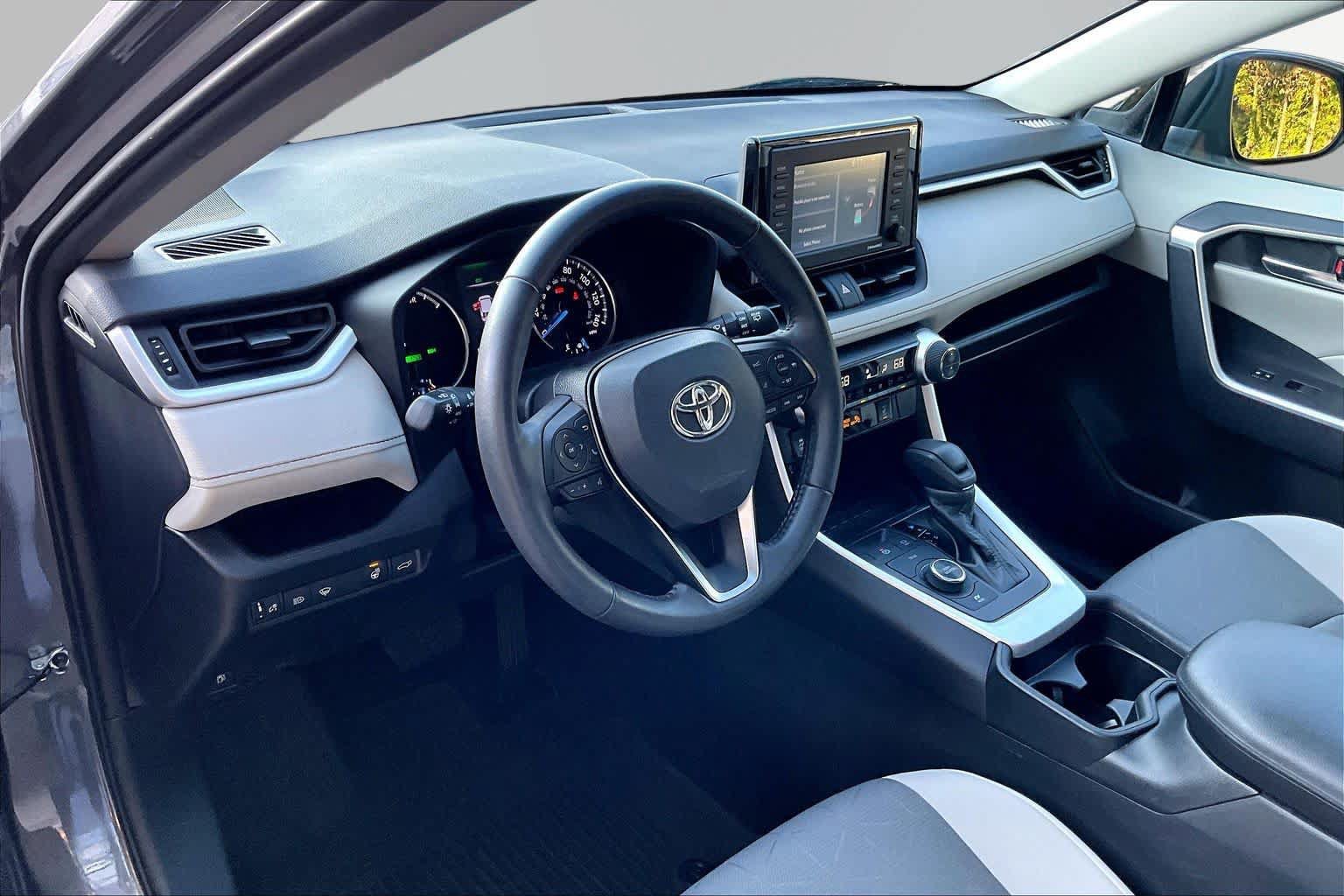 Certified 2021 Toyota RAV4 XLE w/ Convenience Package AWD/4WD image 18
