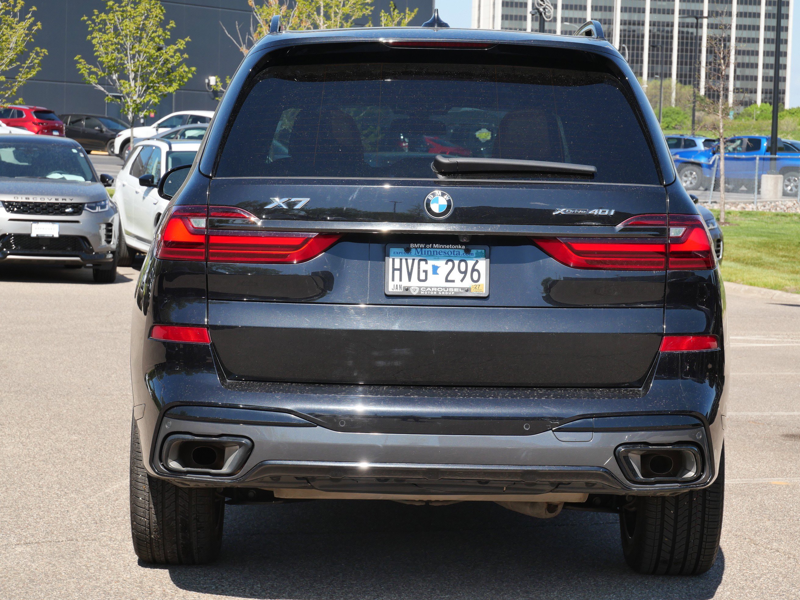 Used 2022 BMW X7 xDrive40i w/ M Sport Package AWD/4WD image 4