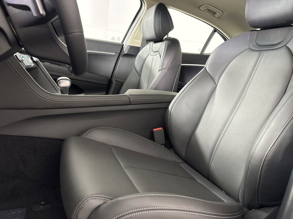 New 2026 Genesis G70 2.5T image 14