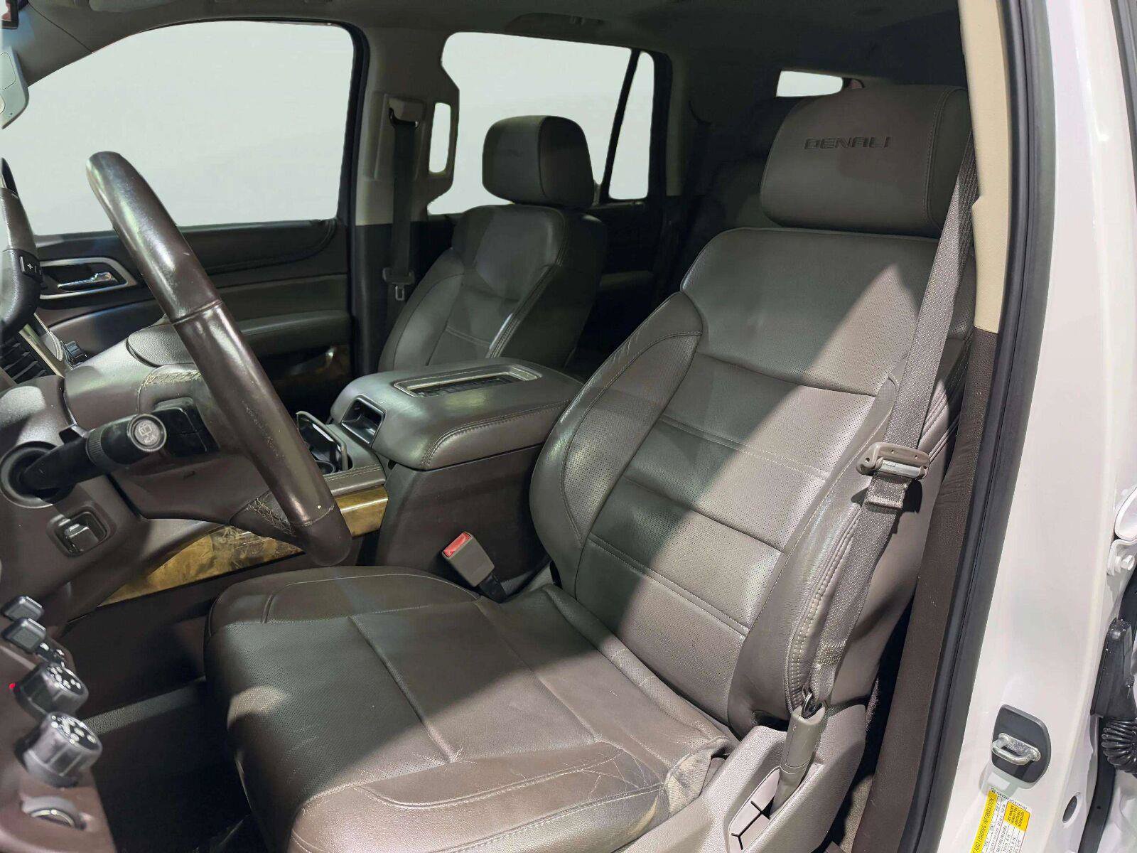 Used 2016 GMC Yukon Denali w/ Open Road Package AWD/4WD image 28