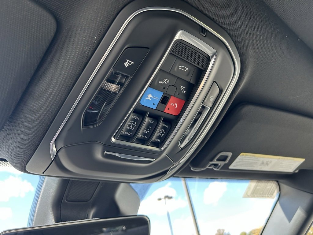 New 2025 Jeep Grand Cherokee Limited image 25