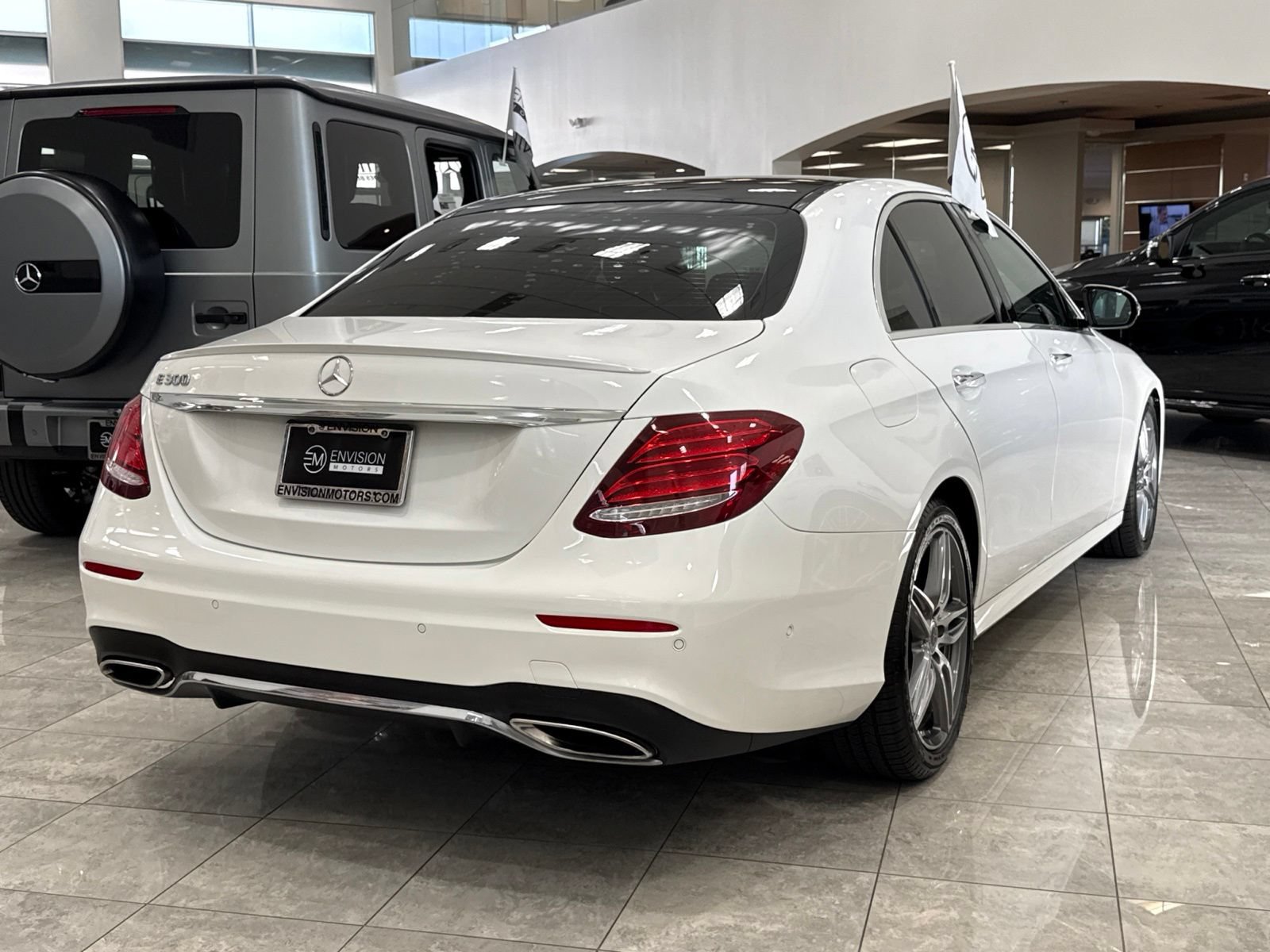 Used 2018 Mercedes-Benz E 300 image 9