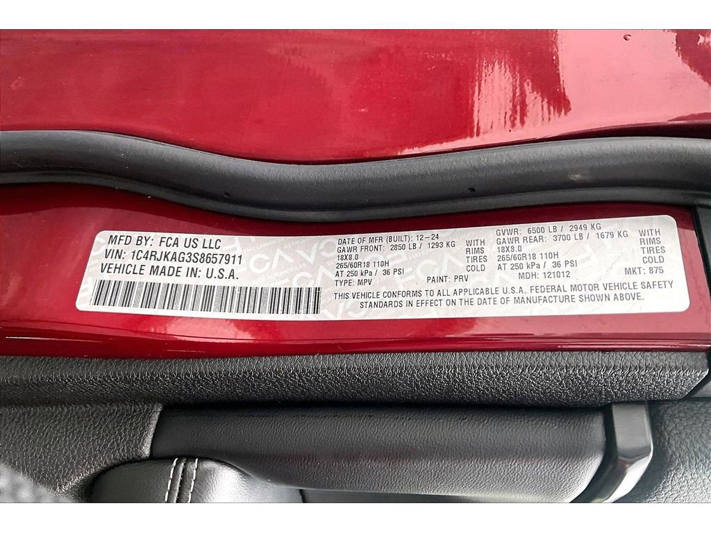 Certified 2025 Jeep Grand Cherokee L Altitude image 36