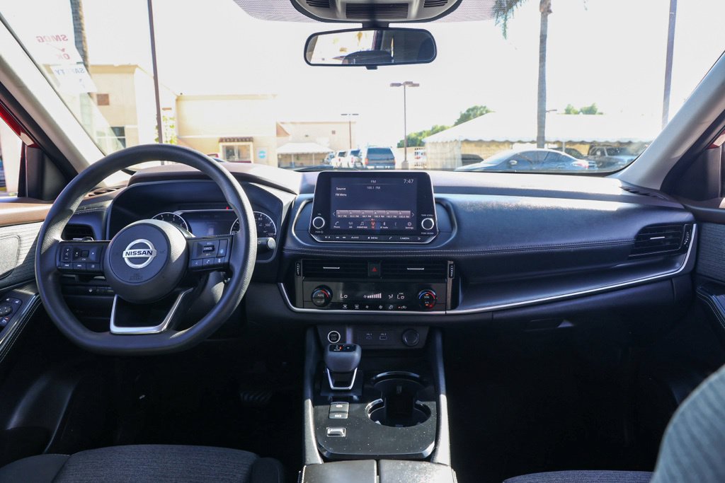 Used 2021 Nissan Rogue SV FWD image 24