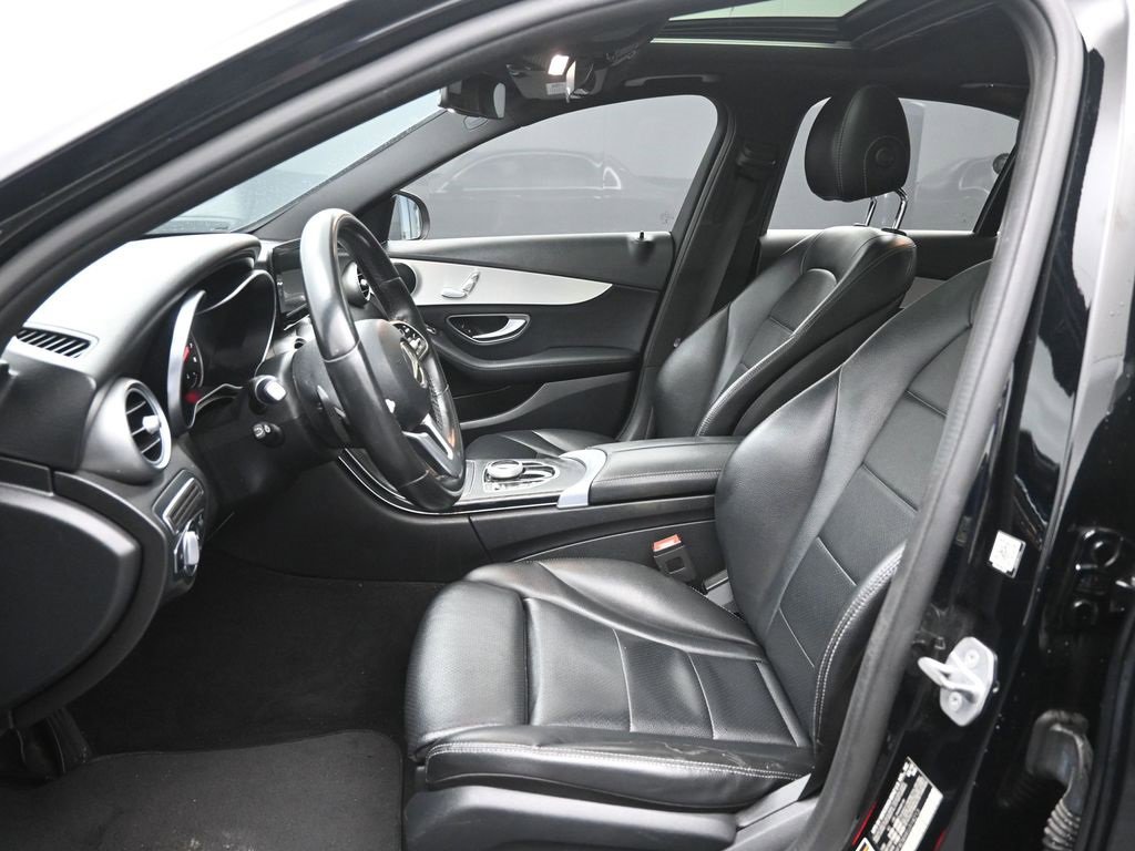 Used 2019 Mercedes-Benz C 300 Sedan image 18