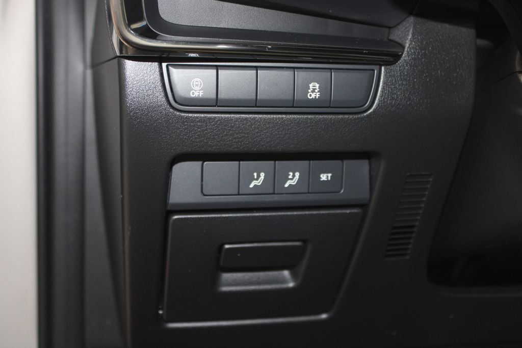 Used 2023 MAZDA MAZDA3 s FWD image 7