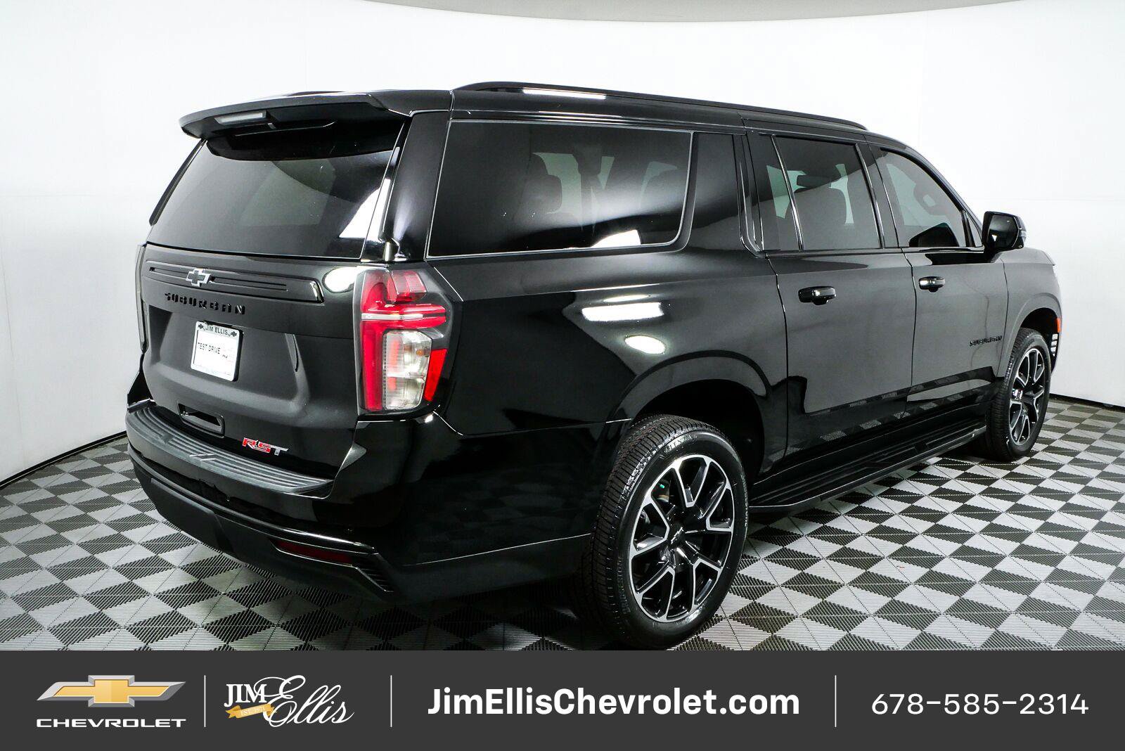 Certified 2024 Chevrolet Suburban RST w/ Luxury Package RWD image 3