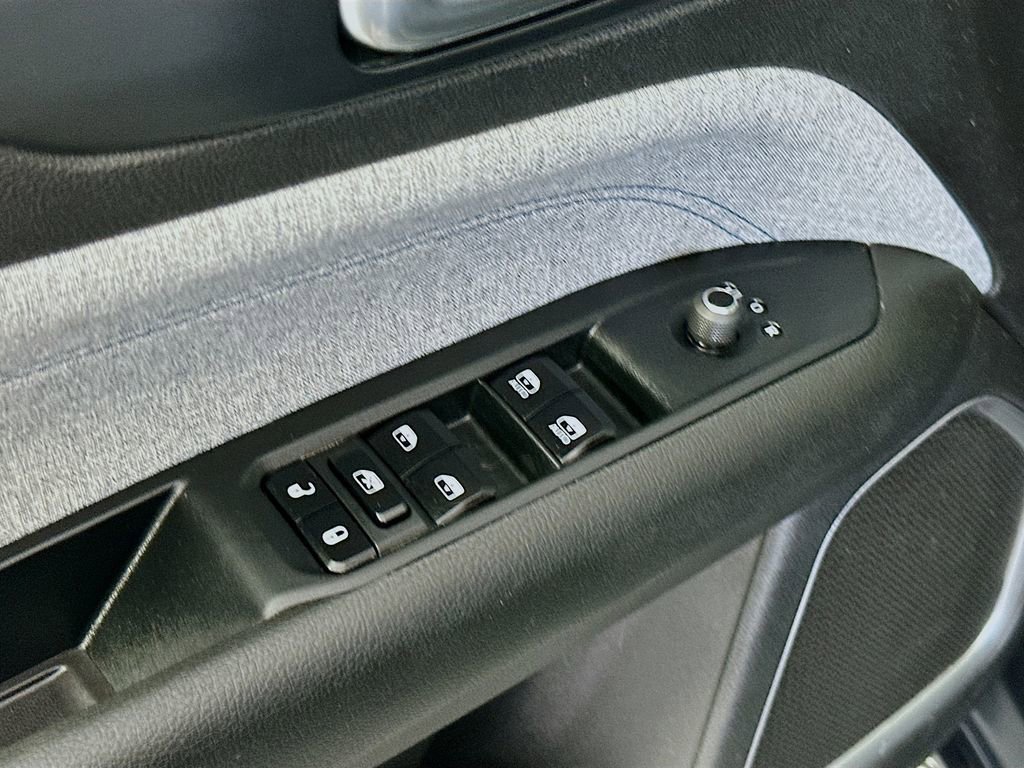 Used 2024 Jeep Compass Sport image 17