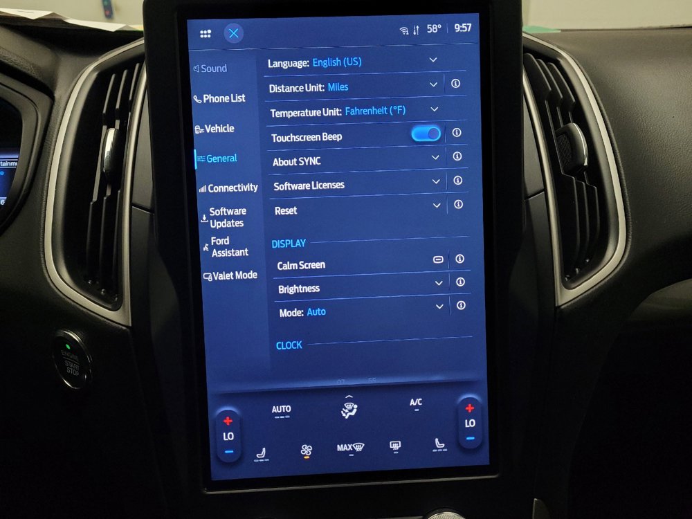 Used 2024 Ford Edge SEL image 25