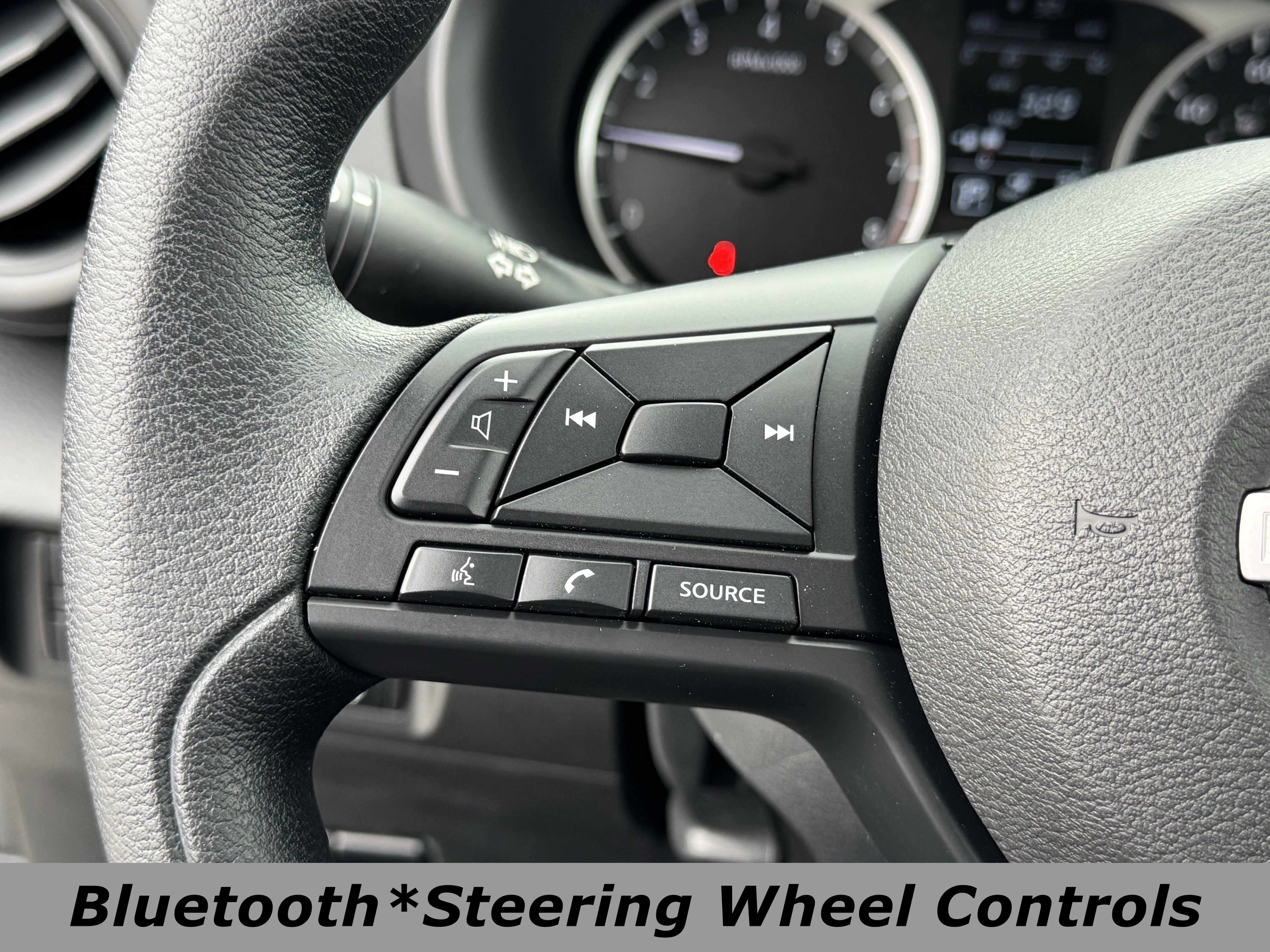 Used 2025 Nissan Kicks Play S image 7