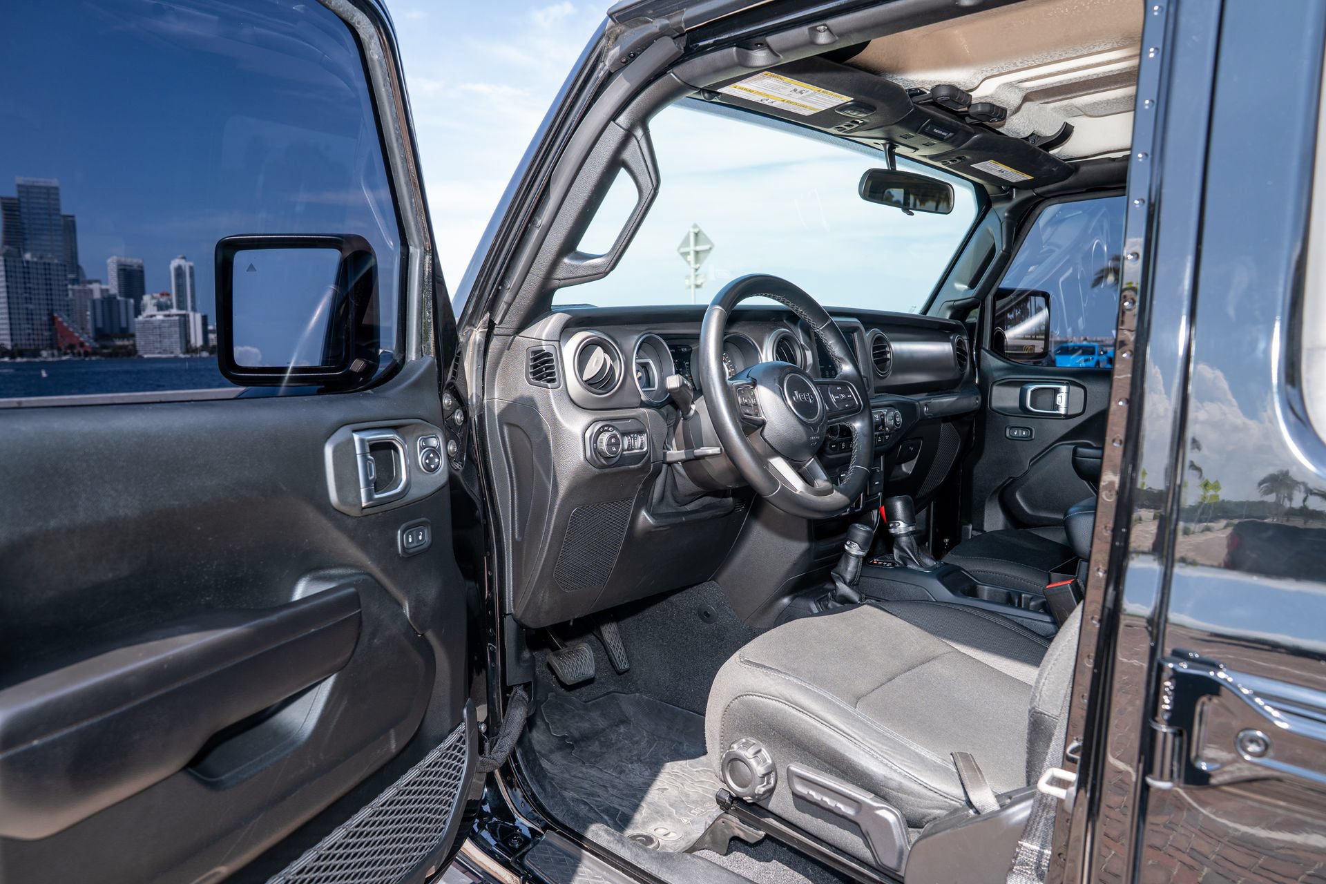 Used 2021 Jeep Gladiator Sport AWD/4WD image 21