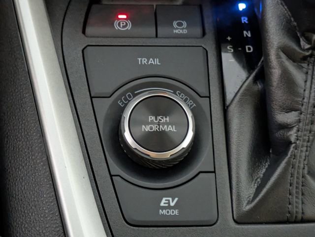 Used 2022 Toyota RAV4 XLE image 15