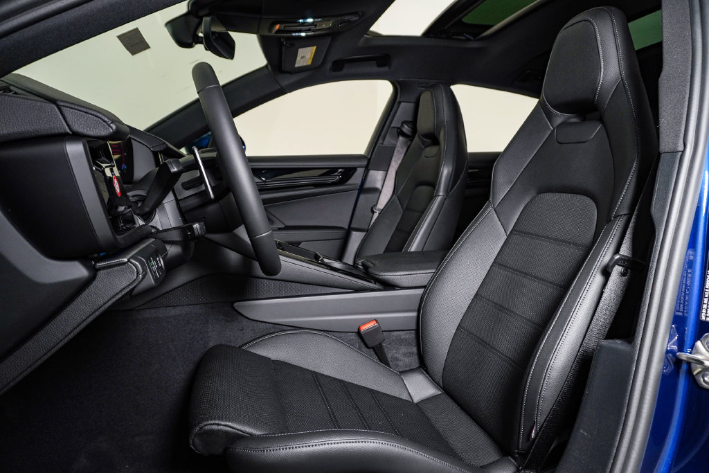New 2026 Porsche Panamera 4 AWD/4WD image 5
