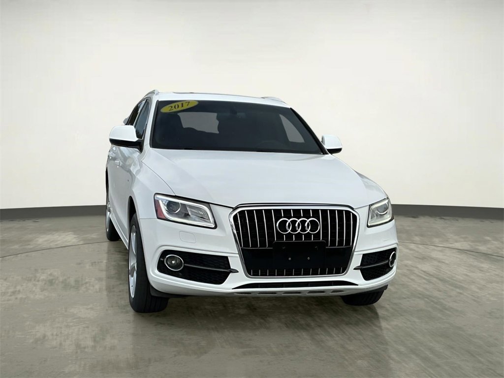 Used 2017 Audi Q5 2.0T Premium Plus w/ Technology Package image 13