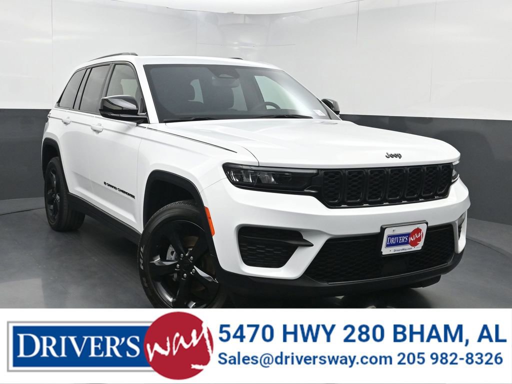 Used 2023 Jeep Grand Cherokee Altitude AWD/4WD image 1