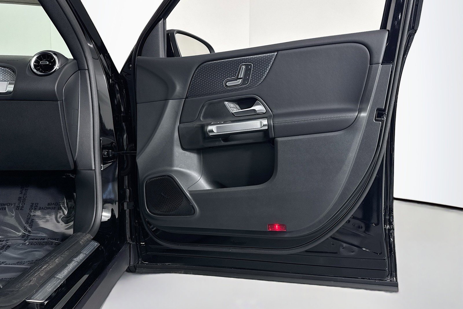 New 2026 Mercedes-Benz GLB 250 image 24