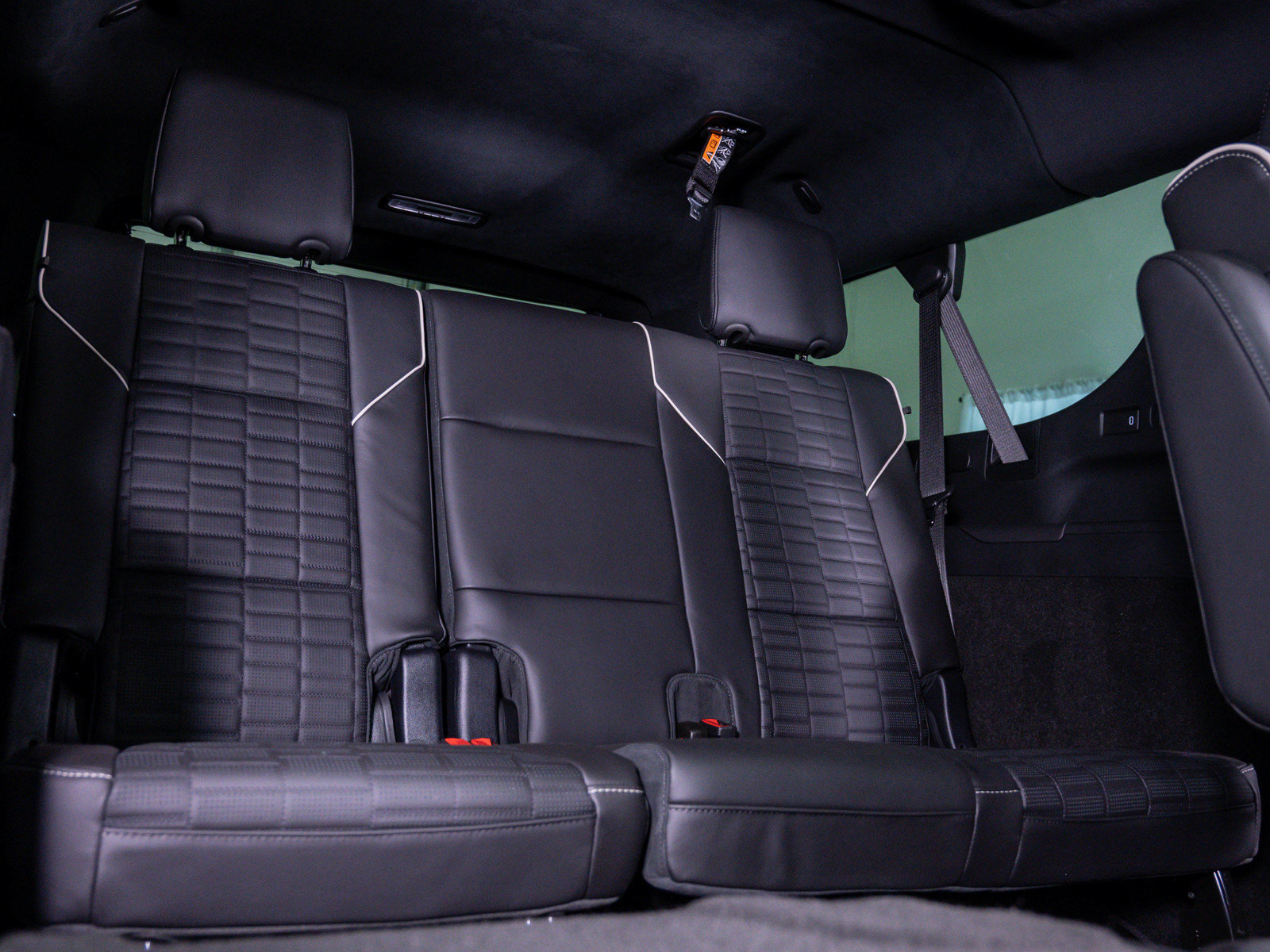 Used 2026 Cadillac Escalade ESV V w/ LPO, ONYX Package AWD/4WD image 12