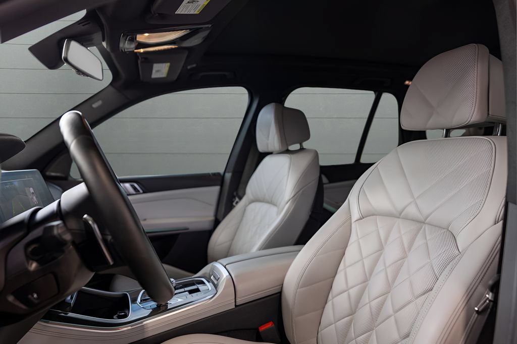 Used 2023 BMW X5 M50i w/ Executive Package AWD/4WD image 40